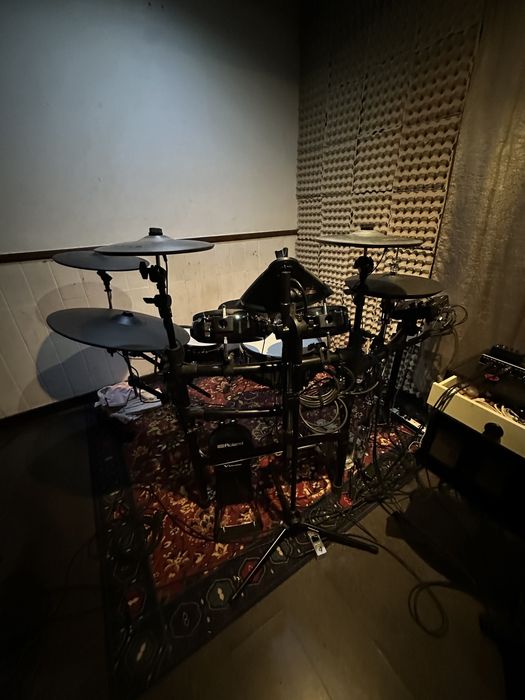 Bateria Roland TD-27KV2 V-Drums com Extras