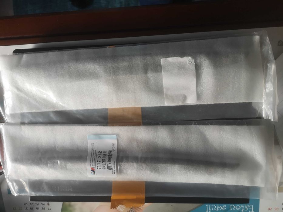 Friso frontal para BMW 320 - ano 2006