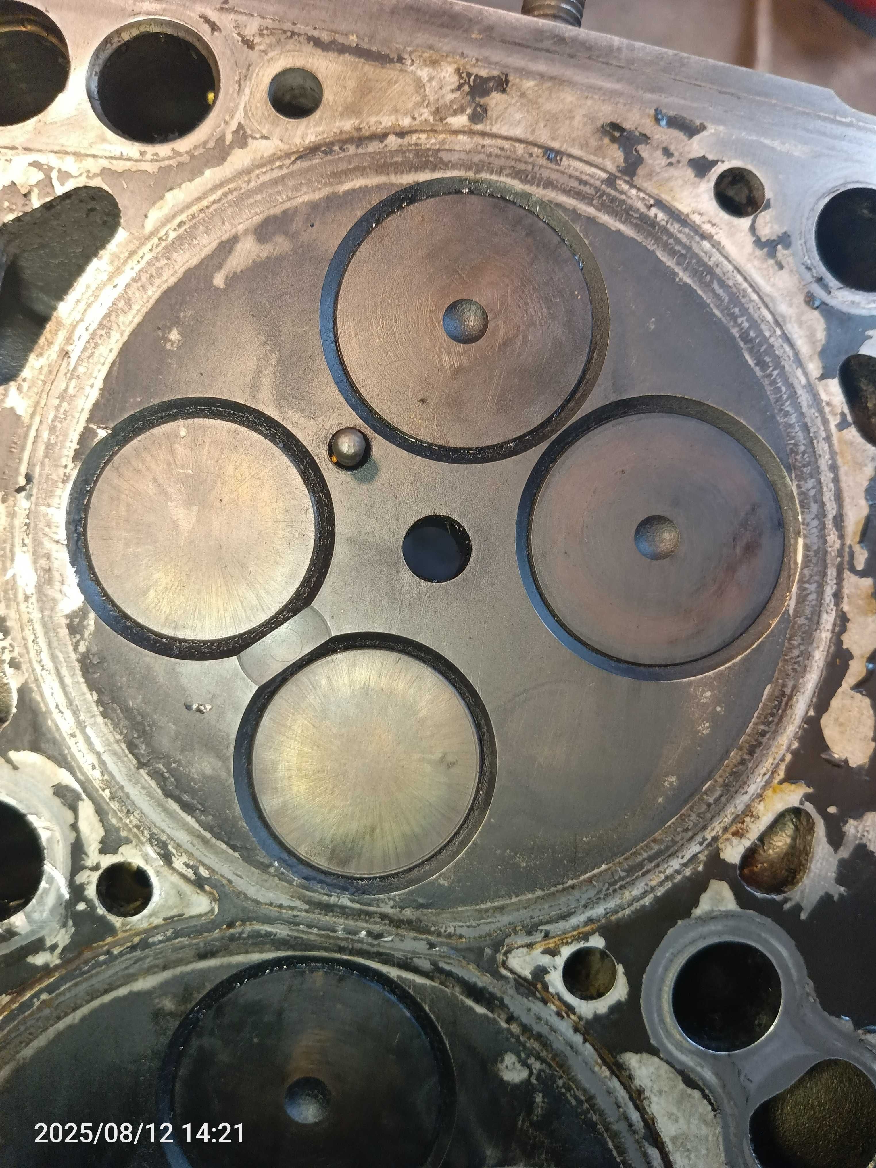 двигатель 2,0TDI AZV BKD по запчастям 038105021AB