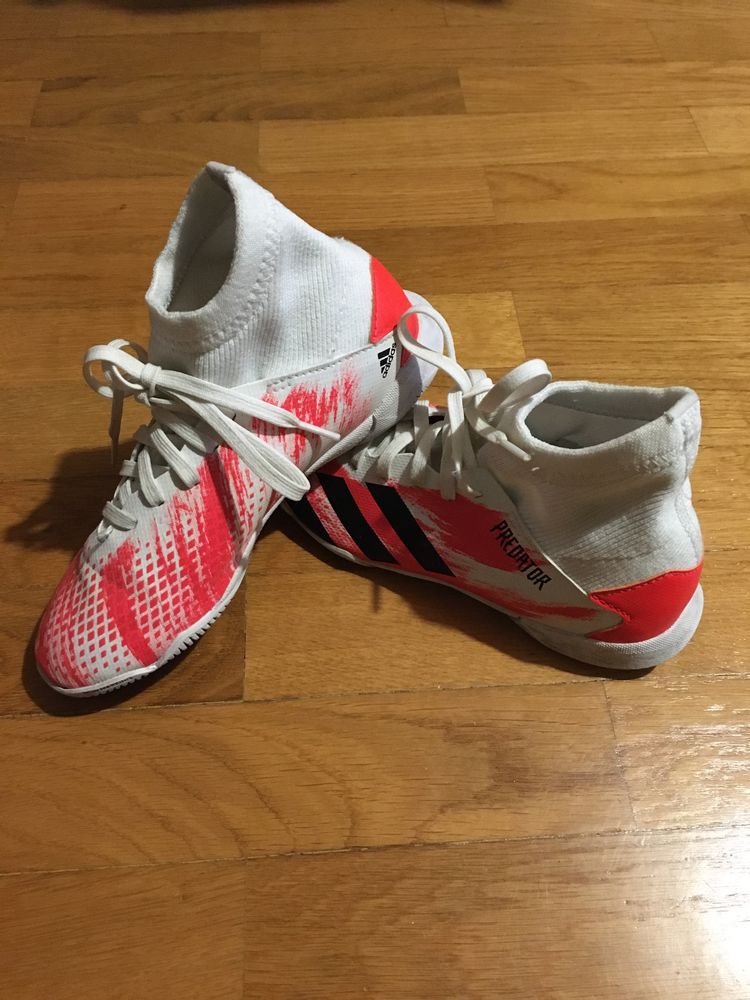 Botas / Chuteiras Adidas Predator, modelo Messie - N. 33