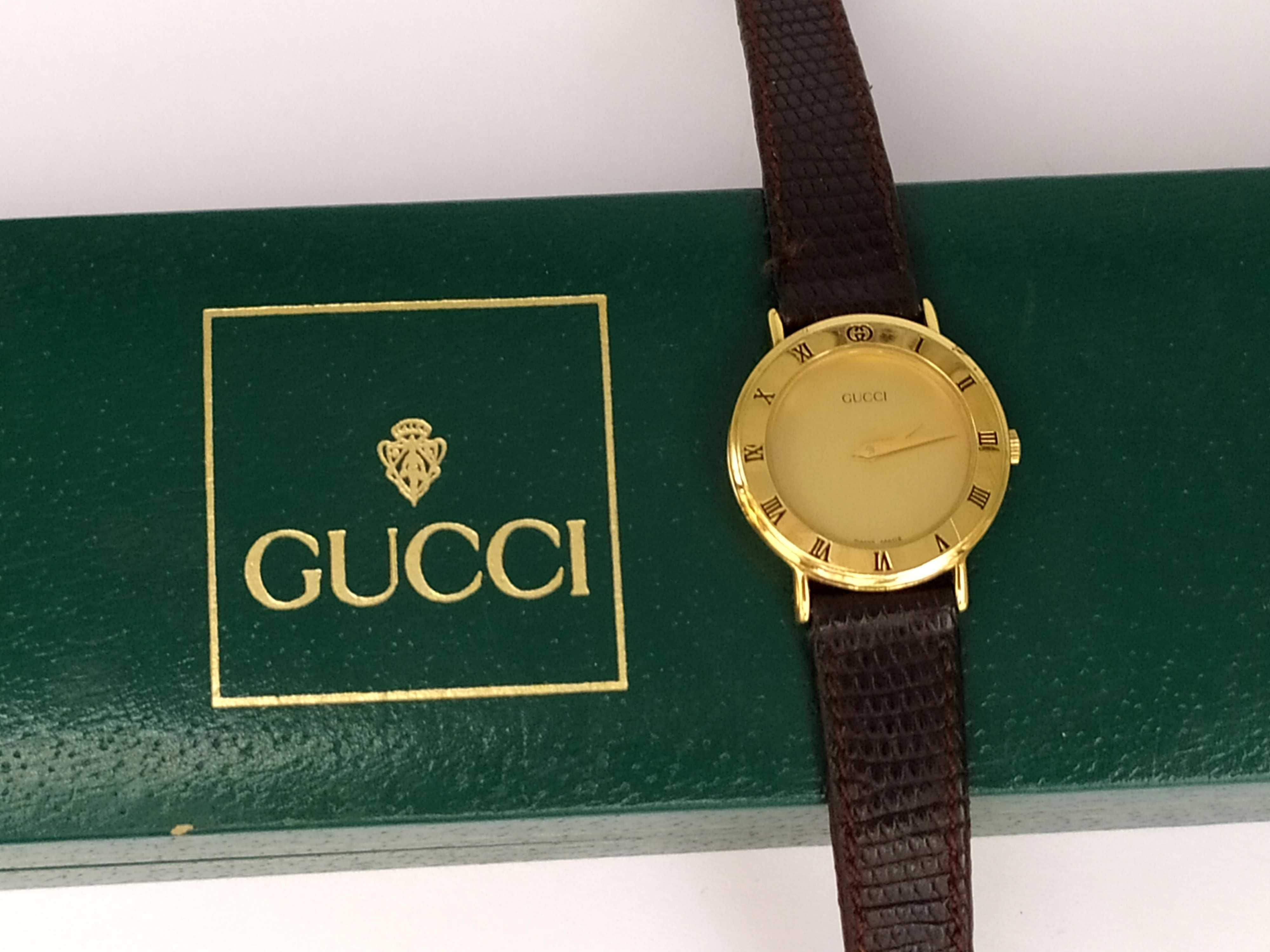 Relógio de senhora Gucci vintage 3000.2L