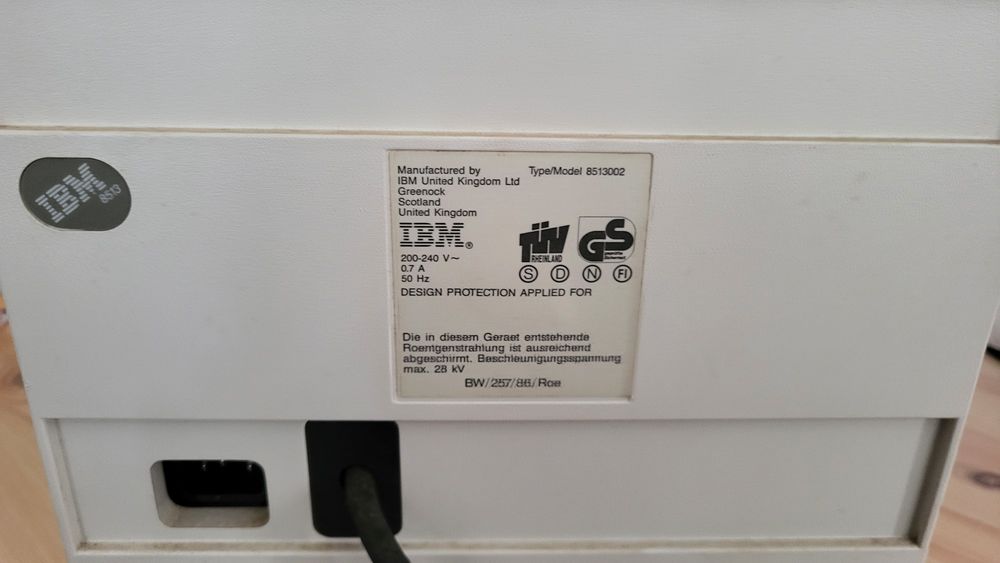 Monitor CRT IBM Model 8513