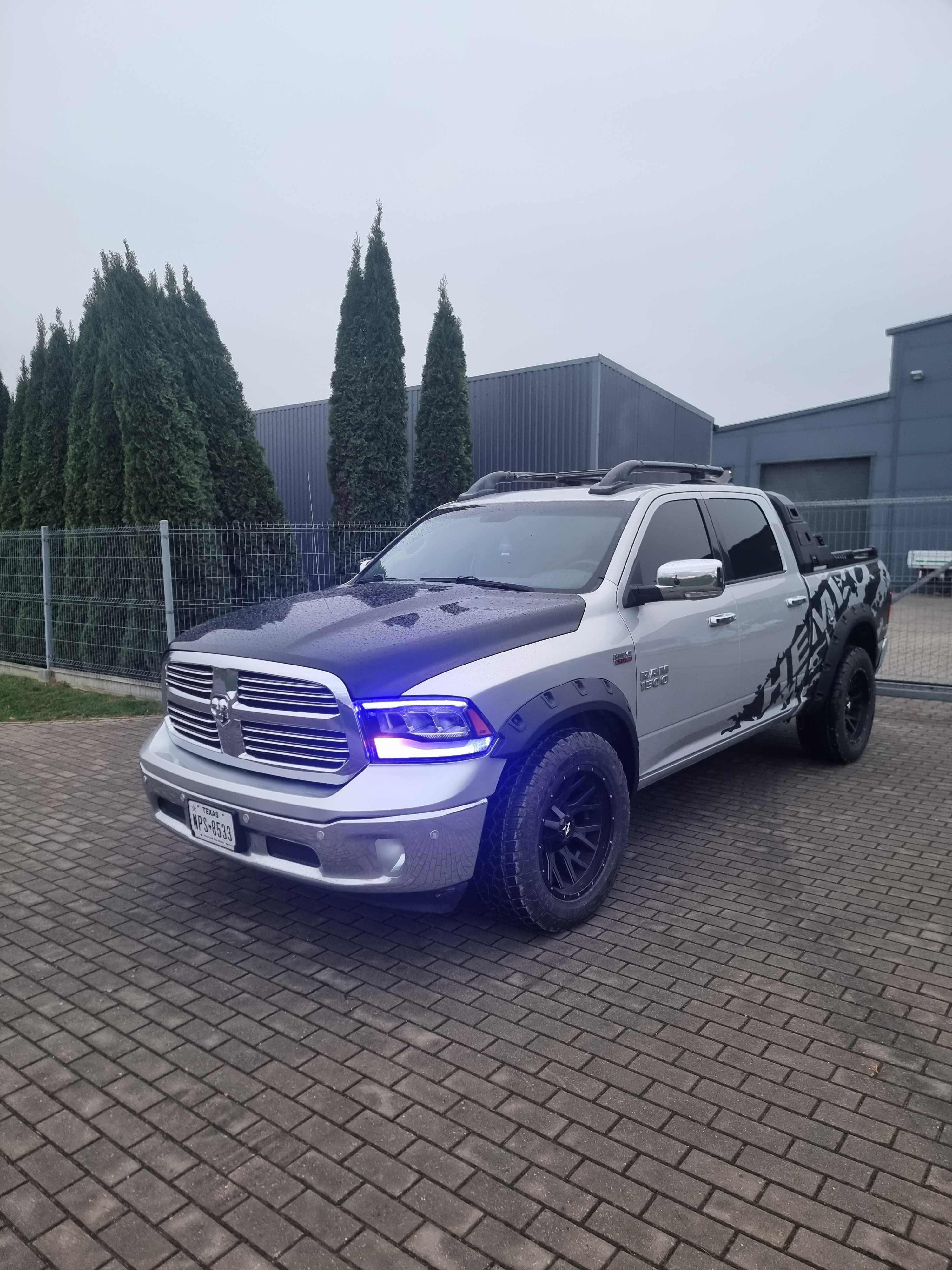Dodge ram 2014/15r  laramie  full led 4x4 navi zamiana navi dvd po OPl