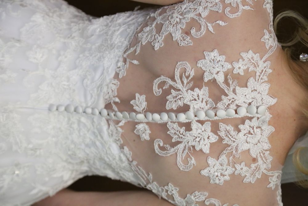 Весільна сукня