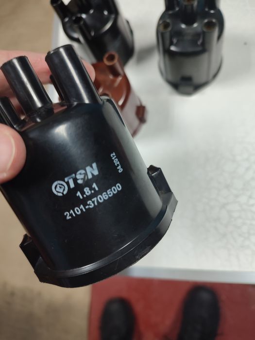 Кришки трамблера,проводи,контакти  Ваз 2101-2107 Нові