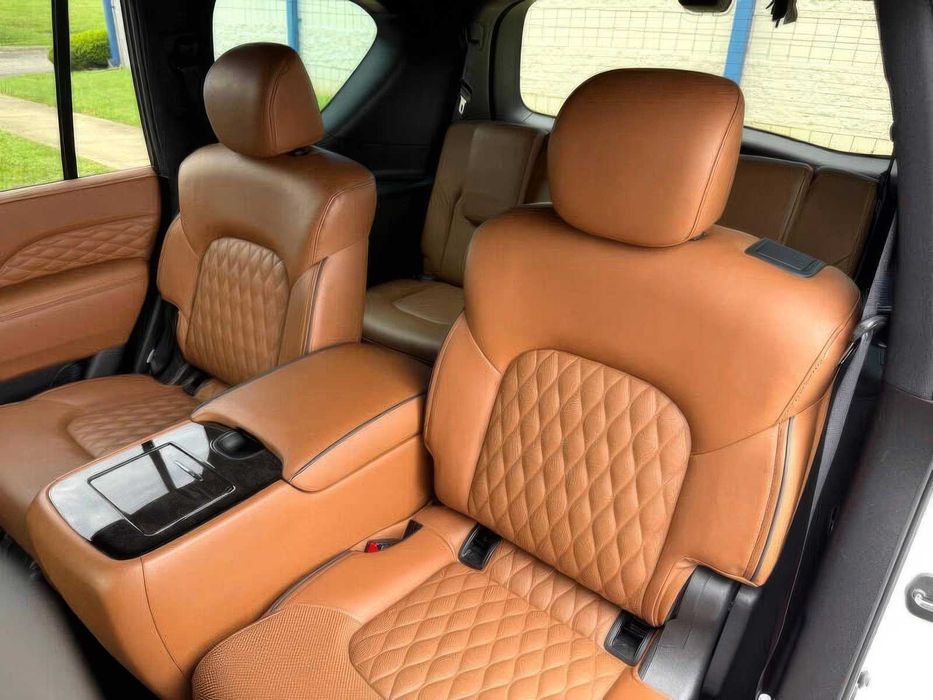 Infiniti QX80      2023