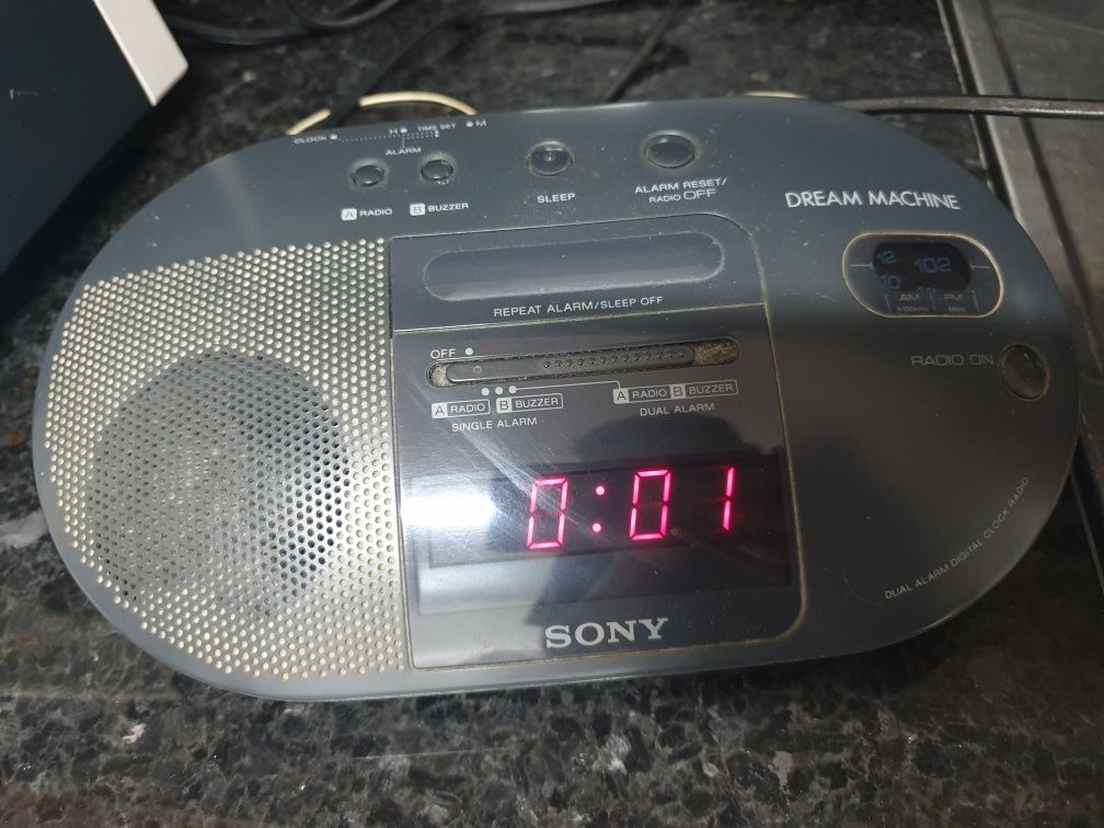 Despertador Radio Vintage Sony Dream Machine ICF c710