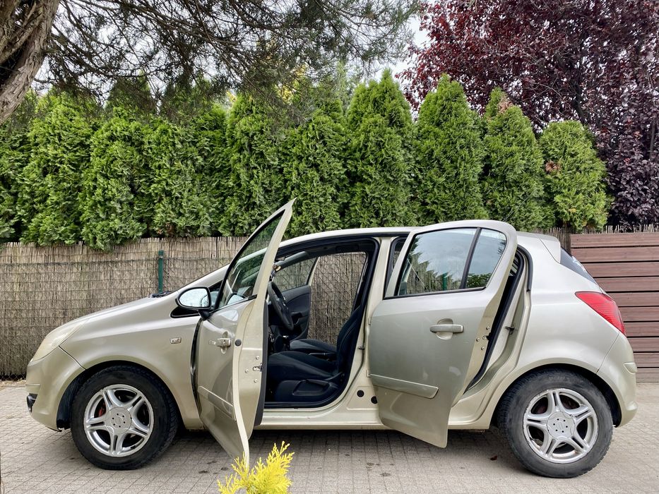 Opel corsa / 1.2 benzyna /