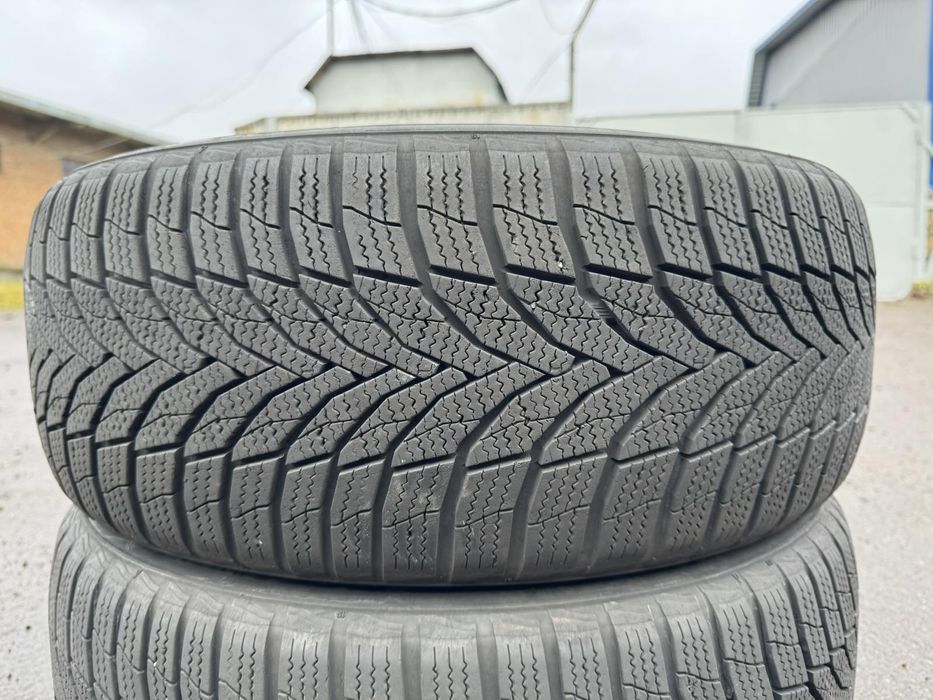 Майже нові зимові шини Nexen 215/55 R16