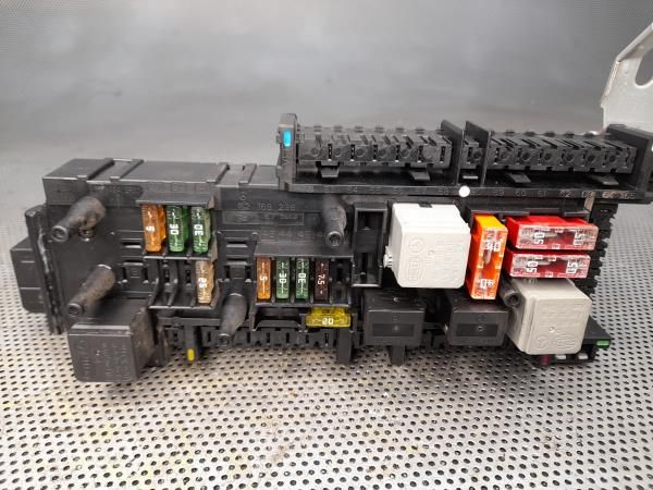 Caixa fusíveis / SAM / BSI MERCEDES-BENZ Classe C (W204)