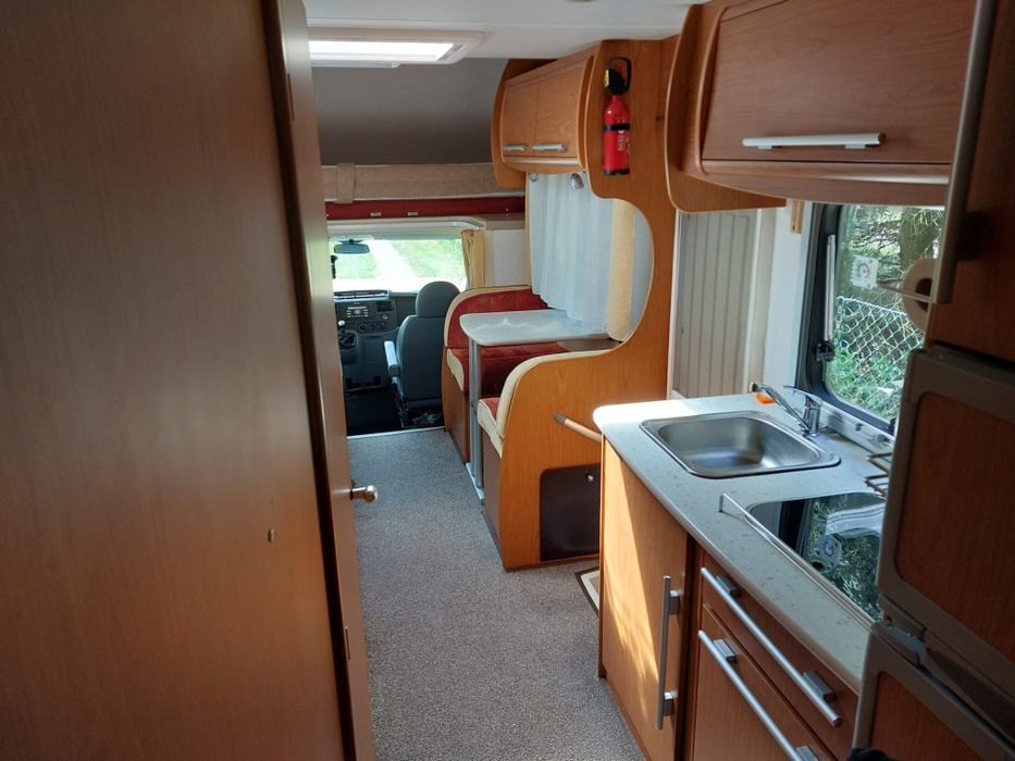 Kamper Ford Transit zabudowa Rimor