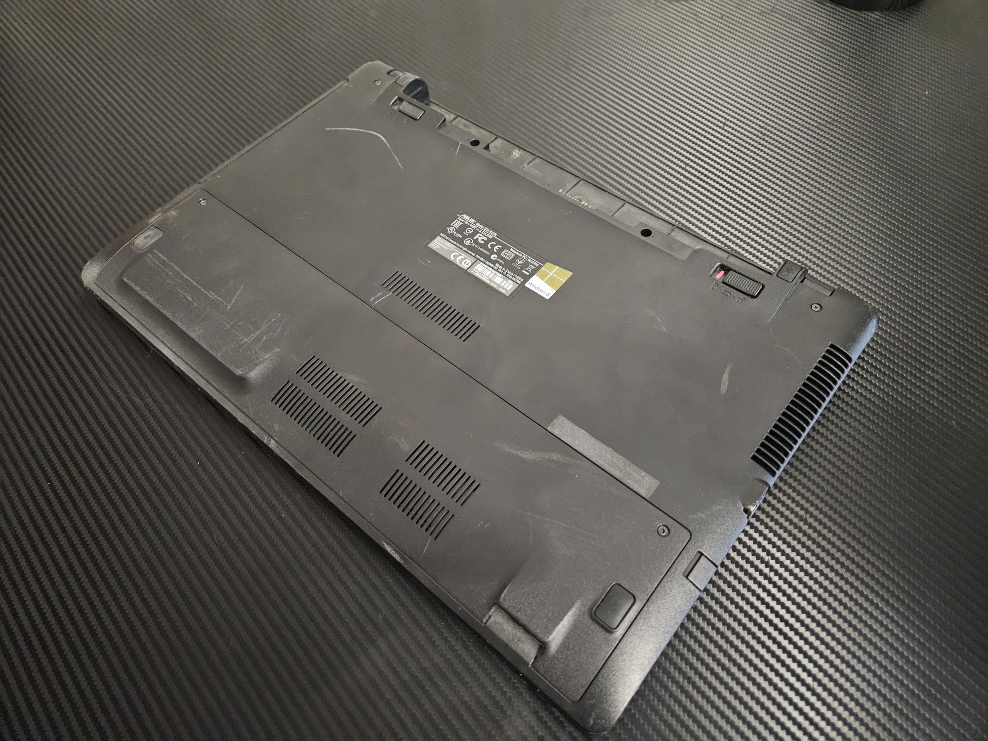 Asus 15.6" intel i5 4200U | 8gb ram | Geforce 820M 2gb, 1000gb | s.11