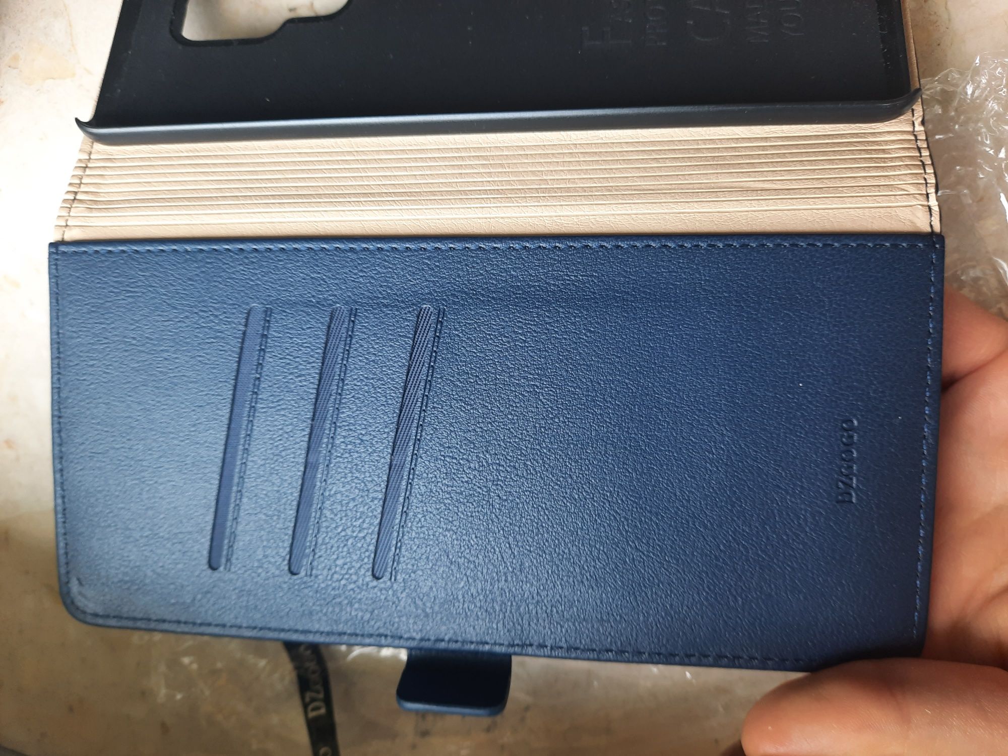 Etui na Huawei Mate 20X Dzgogo marka zamykany