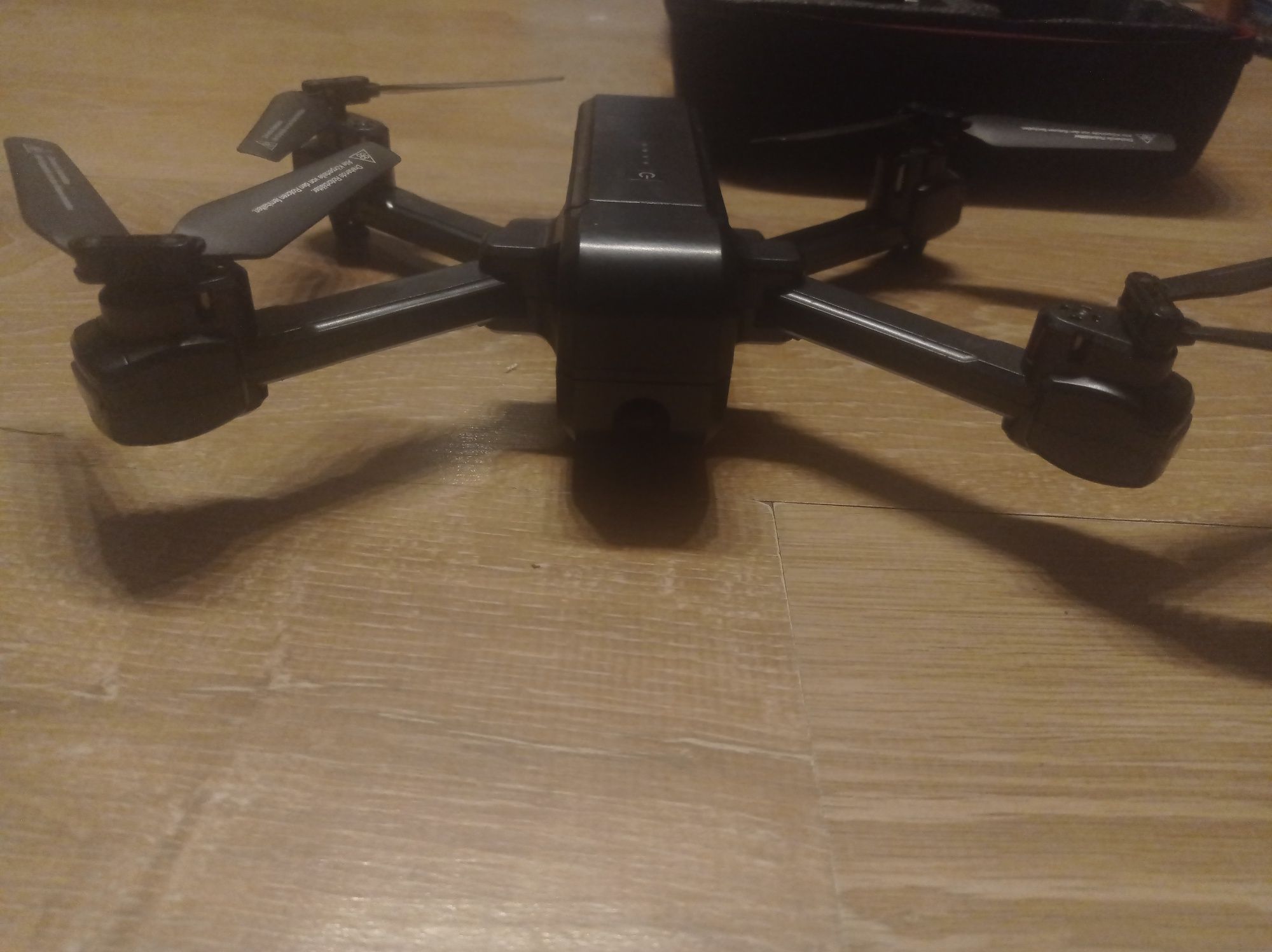 dron maginon qc90