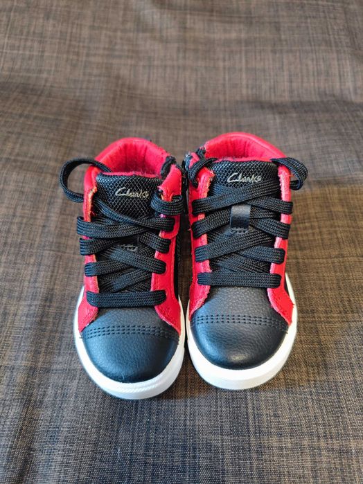 Детские кожаные ботинки кроссовки Clarks Leather "City Oasis"(21р.)