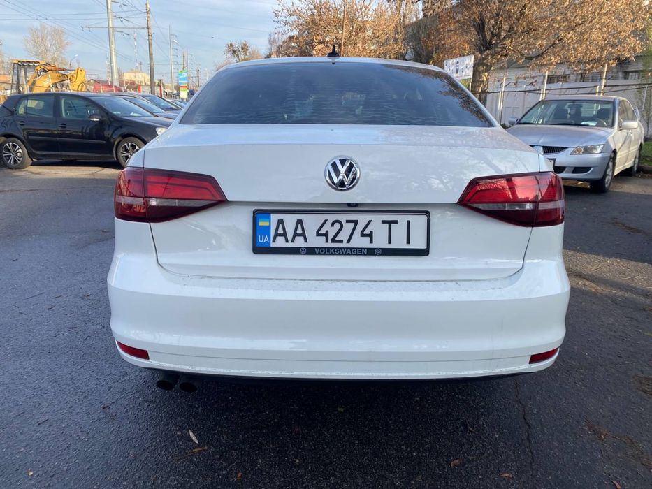 Volkswagen Jetta 2016 (рест)
