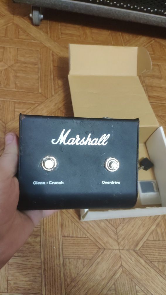 Продаю усилитель гитарный Marshall и кабинет к нему