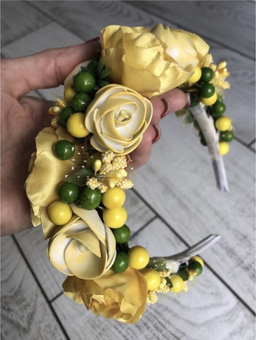 Обруч в жовтих квітах