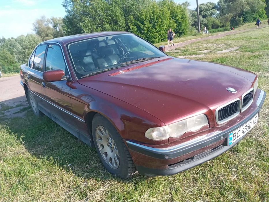 Продам BMW 7 series 728