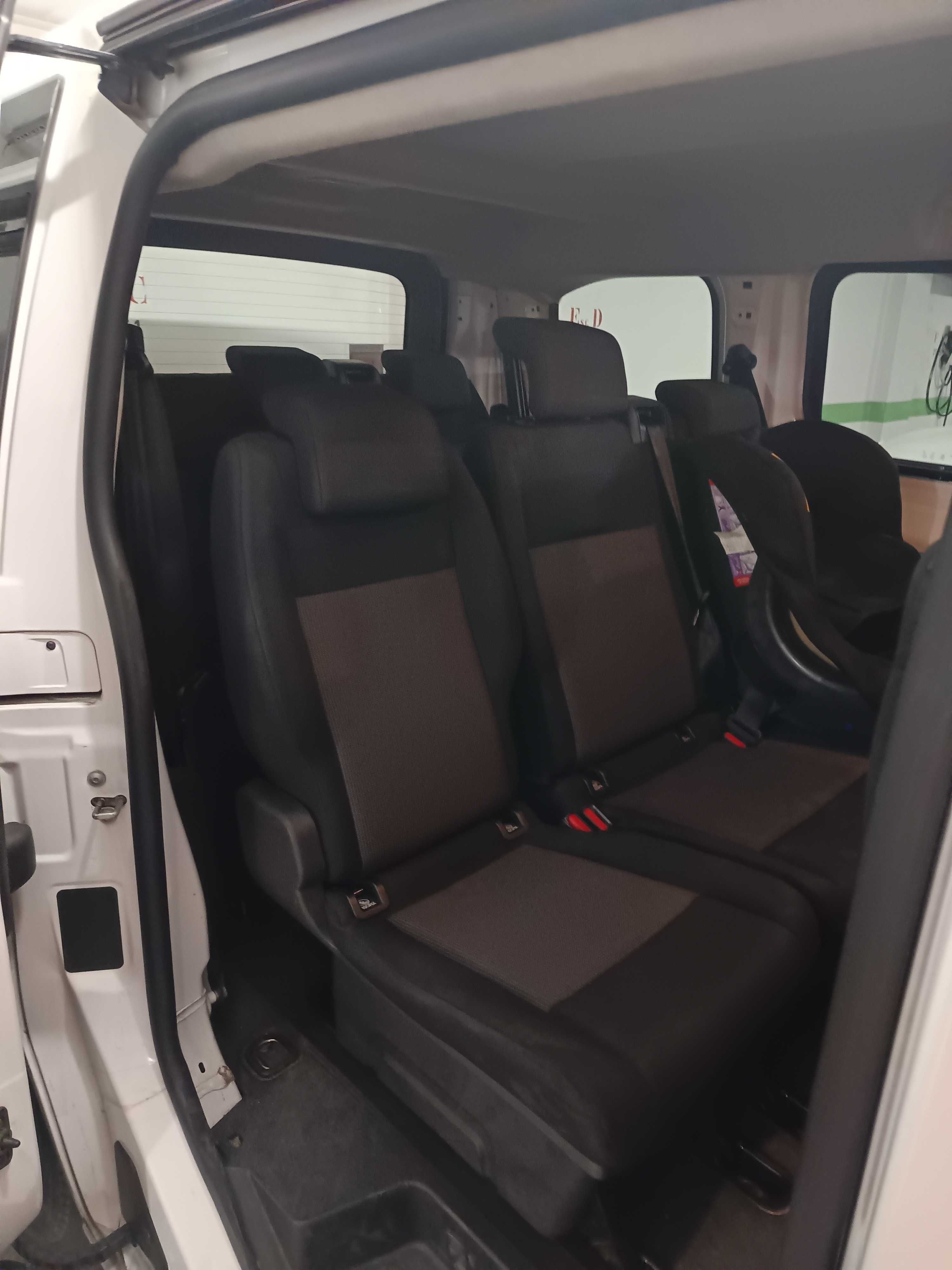 Carrinha Peugeot 9 Lugares com TCC (Transporte Coletivo Crianças)
