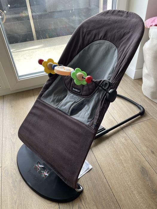 Bujaczek babybjorn z zabawką