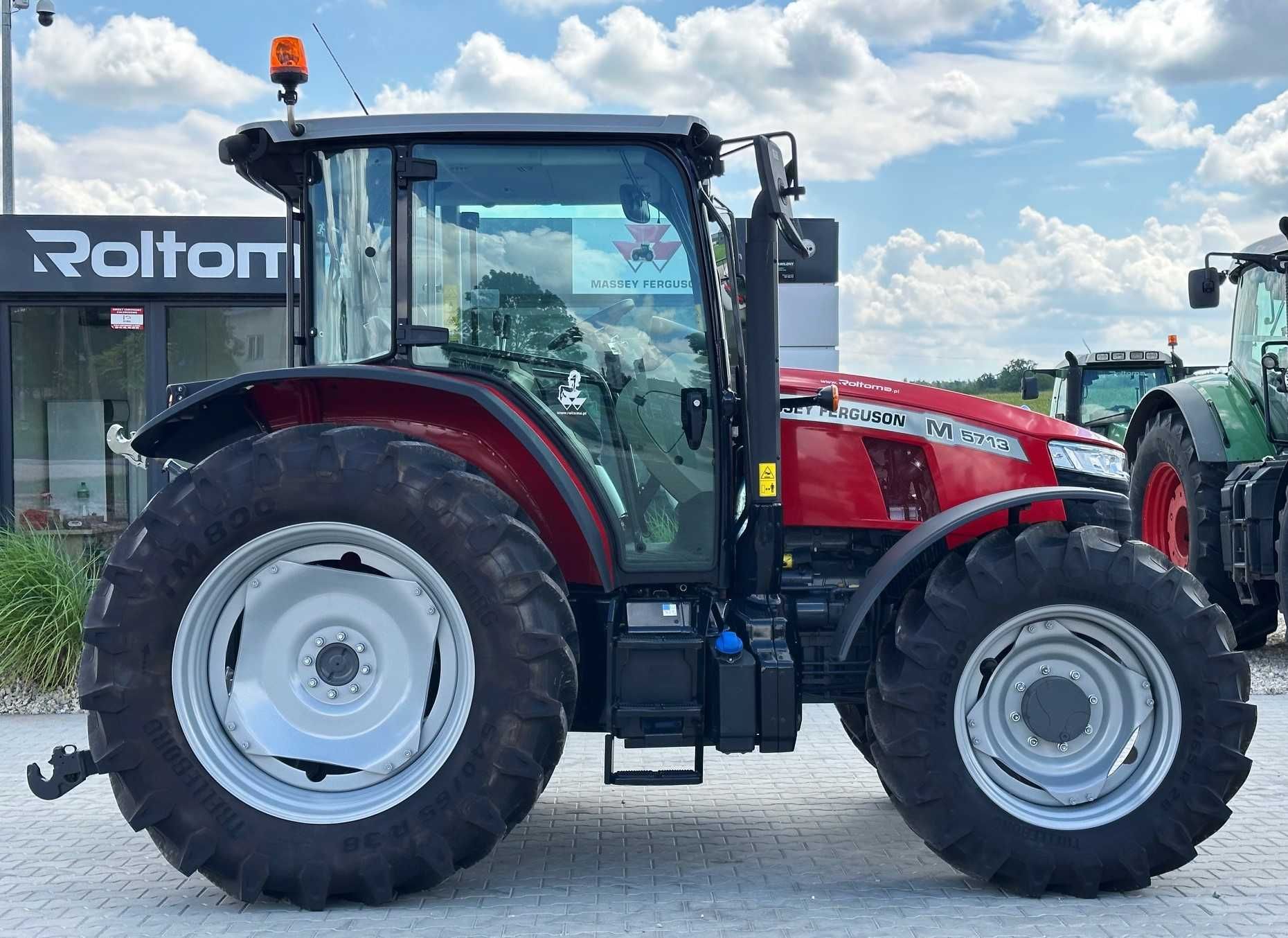 Massey Ferguson 5713 M  Nowy !