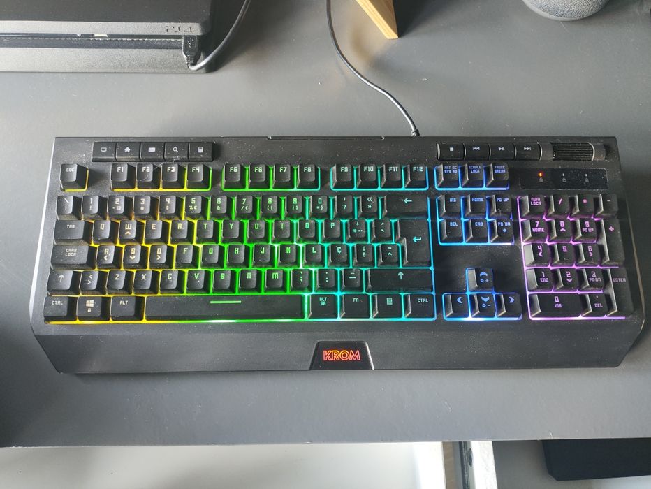 Teclado gamer Krom