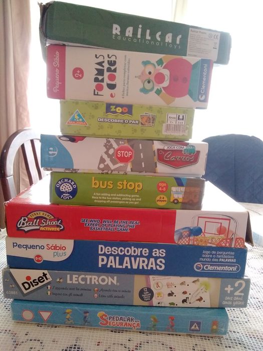Lote 14 jogos infantis venda em conjunto 15€