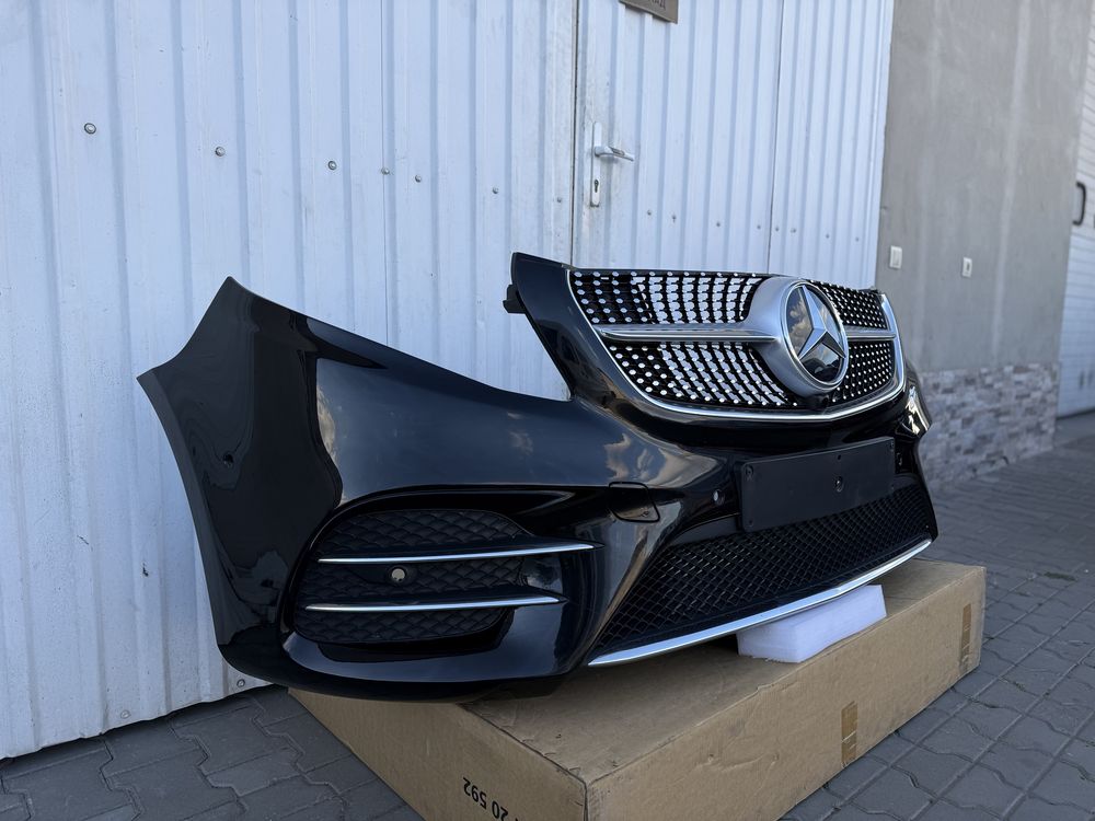 Бампер передній АМГ чорний ідеал решітка діамант AMG V-class Ве-класс