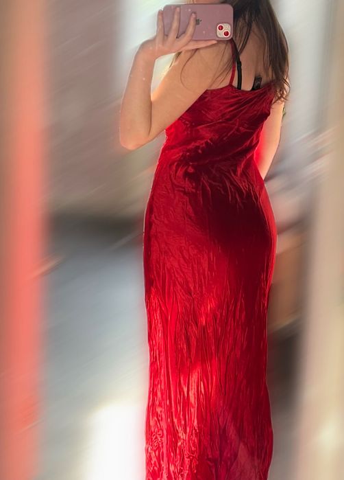 Атласна сукня довга