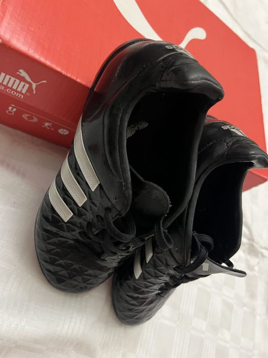 футзалки adidas.