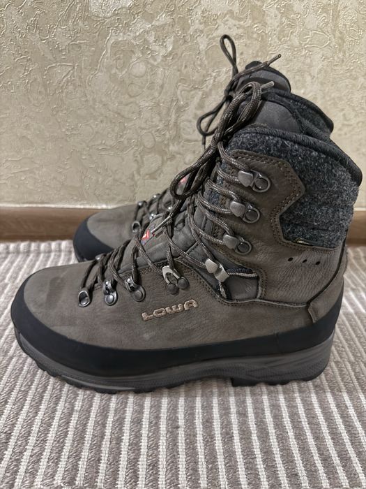 Черевики зимові "LOWA® TIBET EVO 400 GTX