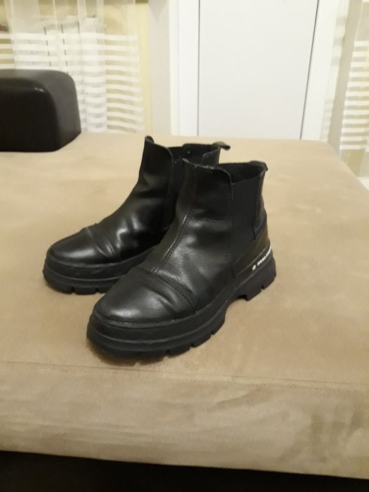 Продам кожаные женские ботинки