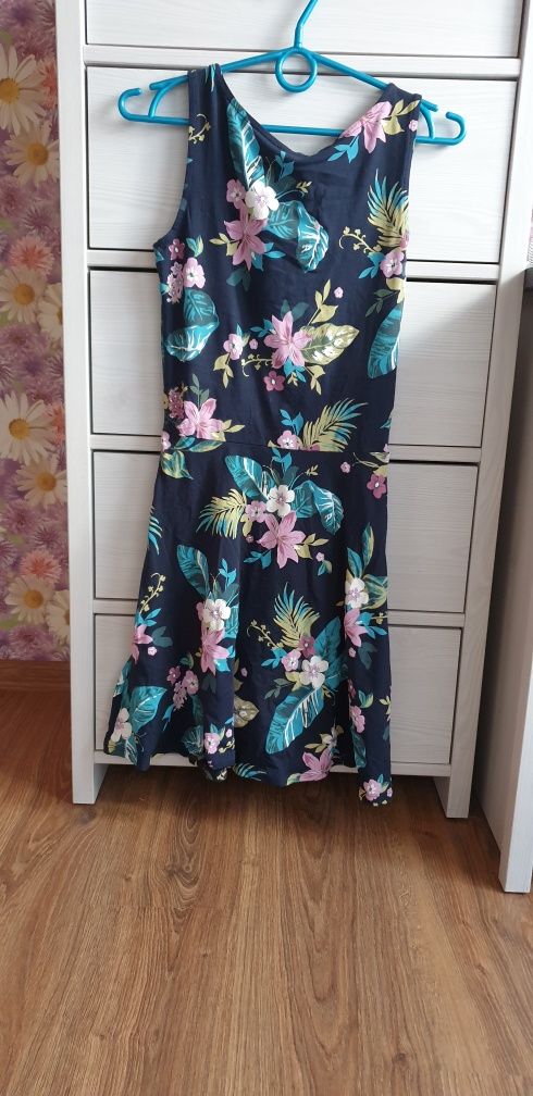Letnia sukienka C&A S