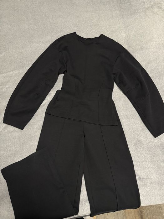Костюм Zara з приталеною кофтою