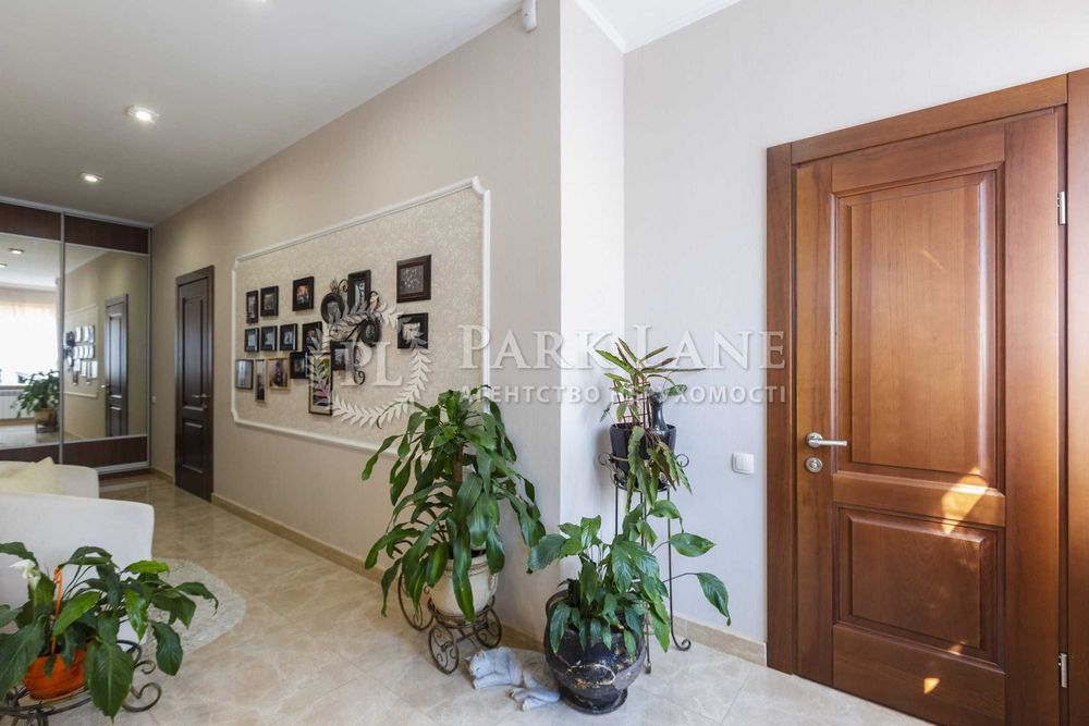 Продаю дом на Печерске по цене квартиры!