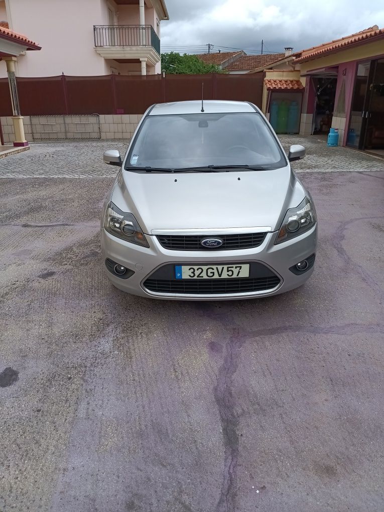 Foŕd focus 1600 diesel 5 lugares 5 portas Novembro 2008 impecável