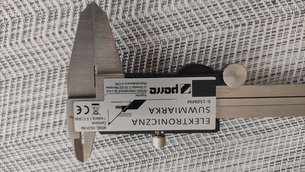Suwmiarka Elektroniczna w etui