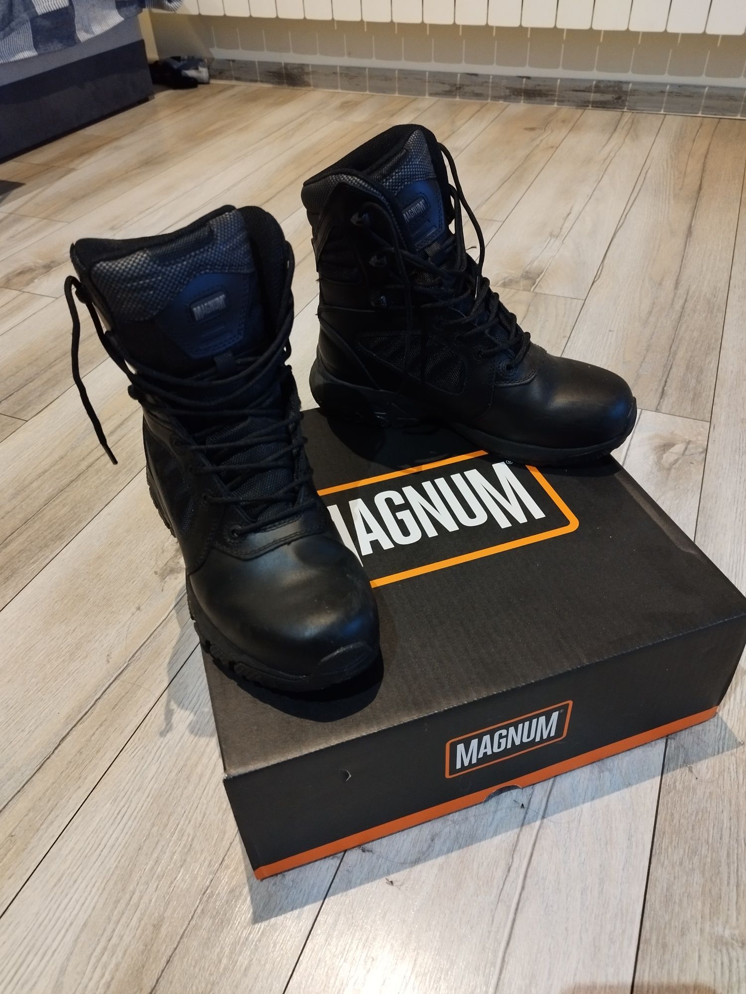 Buty Magnum 40 jak nowe