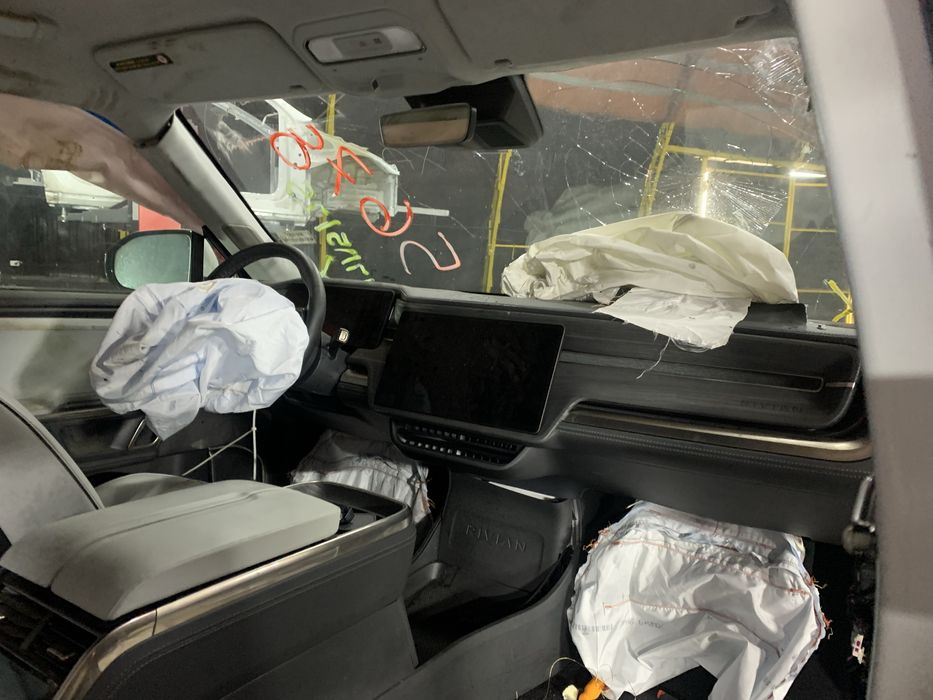 Розборка Rivian R1S 2023/6 gen1