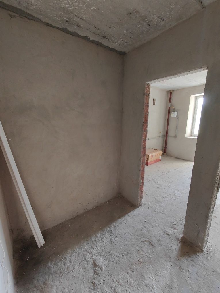Продам 1к квартиру 40м2 м. Буча! 3й поверх, є газ!