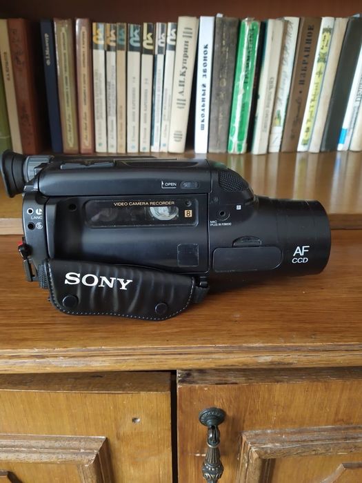 Відеокамера Sony Handycam CCD-FX280E (Video8)