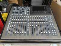 Behringer x32 compact + case cyfrowy mikser