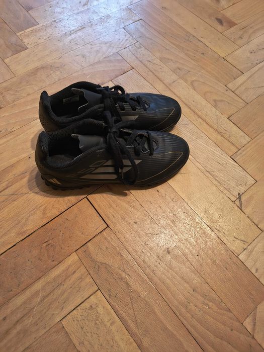 Buty piłkarskie Adidas roz.33