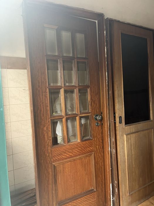 2 Portas de madeira