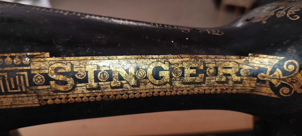 Máquina de Costura Singer