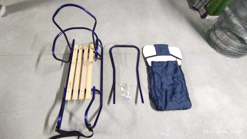 Sanki ze śpiworem, oparciem i pchaczem