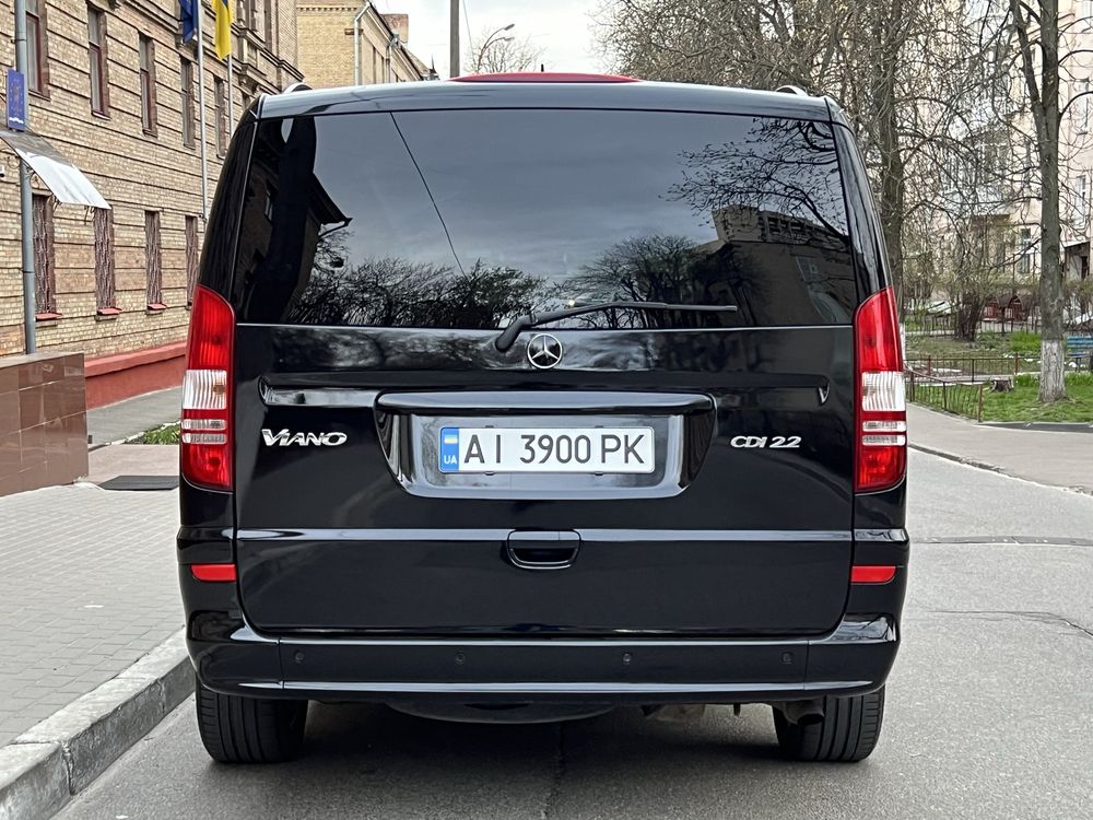 Mercedes-Benz Viano 2013 року