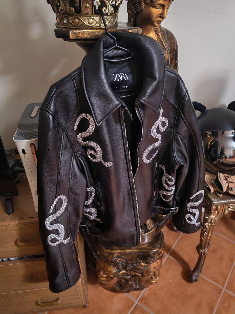 Blusão Biker Snakes, Zara.