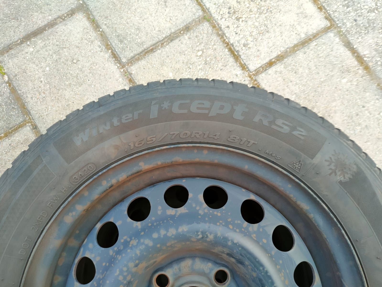 Opony zimowe Hankook 165/70R14 81T DOT20 + felgi Opel